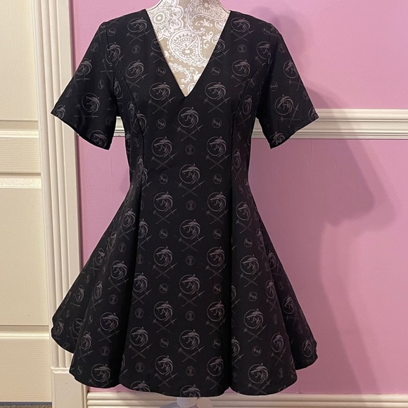 Blackmilk anime Witcher 3 wild hunt Netflix goth gothic evil v dress geralt - Picture 1 of 5
